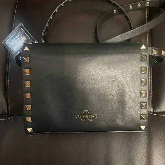 Valentino Garavani Rockstud leather Black Studded Crossbody Bag - Picture 6 of 8